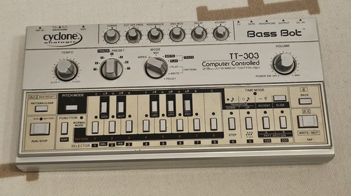 Cyclone analogic bass bot - analogic,