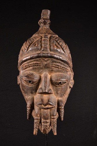 22828 primitive african bena - a,