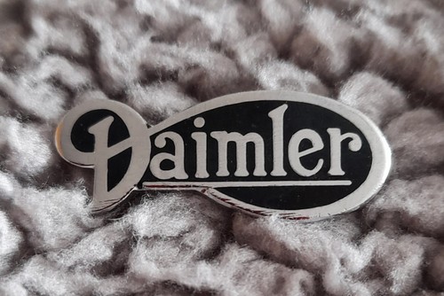 Enamel daimler badge black - enamel,
