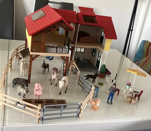 Schleich large farmhouse with - farmhouse,