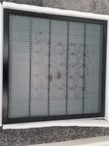 Honeycomb laser bed - bed, working