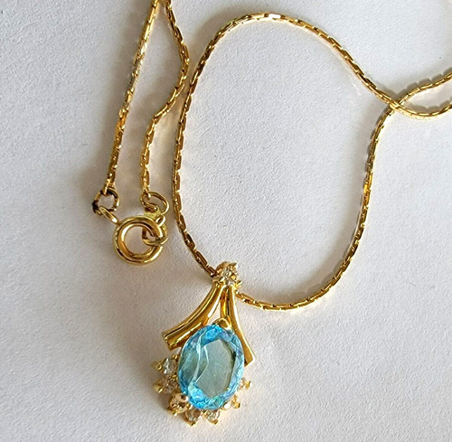 Vintage gold tone - &, cz