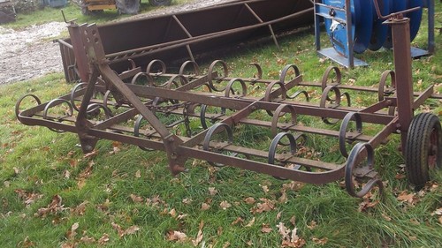 Spring tine cultivator - ,