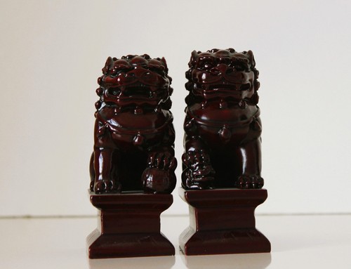 Pair dark red chinese - dark, foo