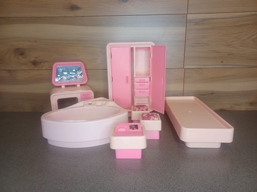 1970s barbie dream house - barbie,