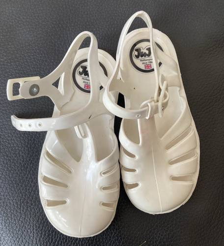 White girls children juju - ,
