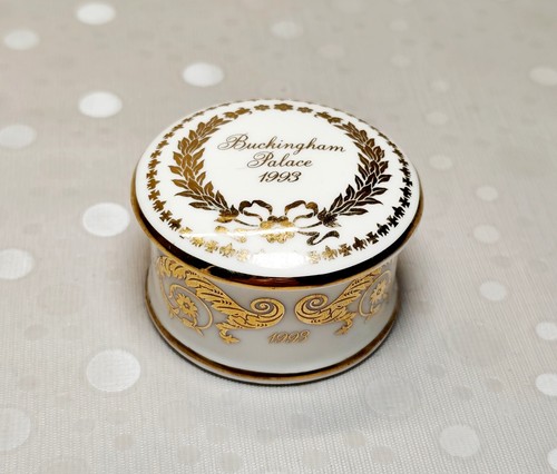 Vintage buckingham palace 1993 - vintage,