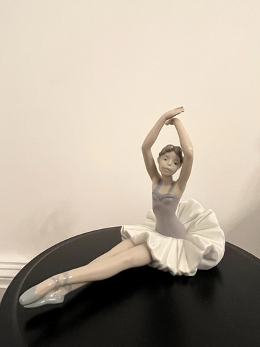 Nao lladro large figurine - by,