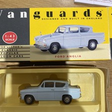 Vanguards VA1011 Ford Anglia Pale Green  1:43