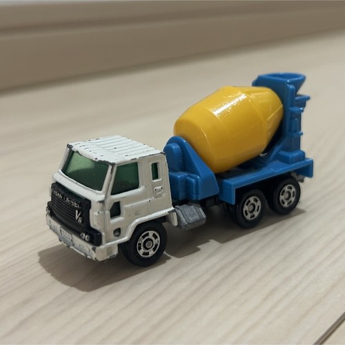 Tomica nissan diesel mixer - tomica,