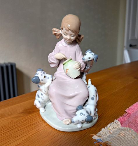Llardo girl with dalmatian - llardo,