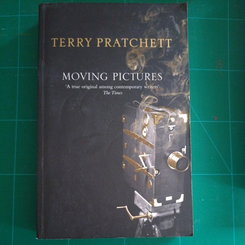 Moving pictures discworld - moving, pictures: