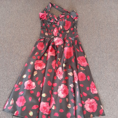 Diva catwalk size - catwalk, dress