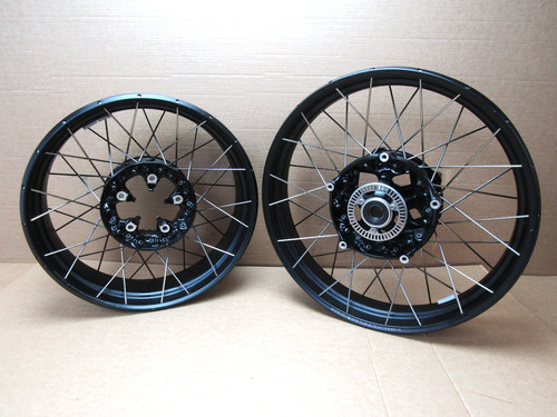 Bmw r1300gs 2024 - te, spoked