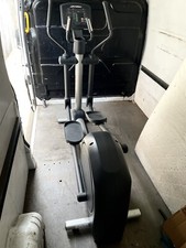 life fitness cross trainer 