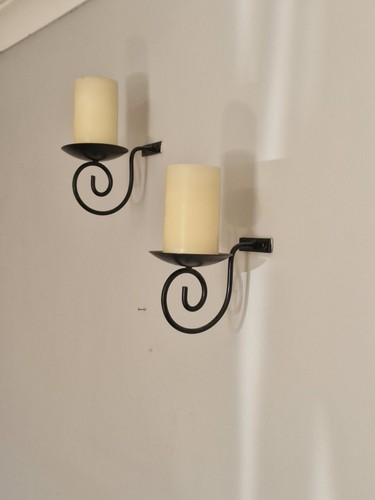Pair metal candle - of,