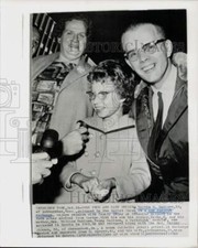 1963 Press Photo Spy suspect Marvin Makinen with family in New York - hpw27088