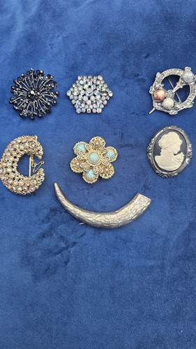 Vintage costume jewelry brooch - vintage,