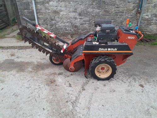 Ditch witch 1820 walk - , behind