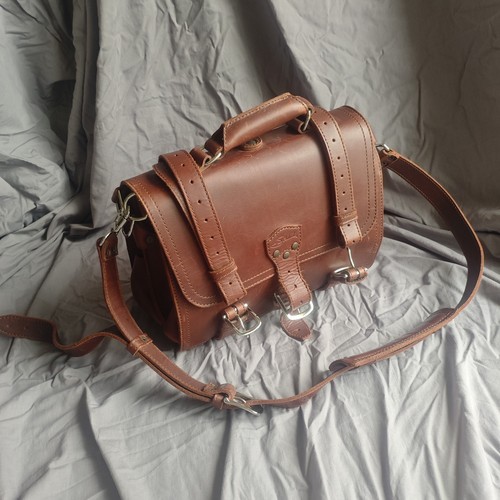 Saddleback leather medium - 14",