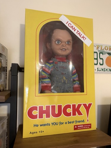 Mezco chucky doll child - mezco, play