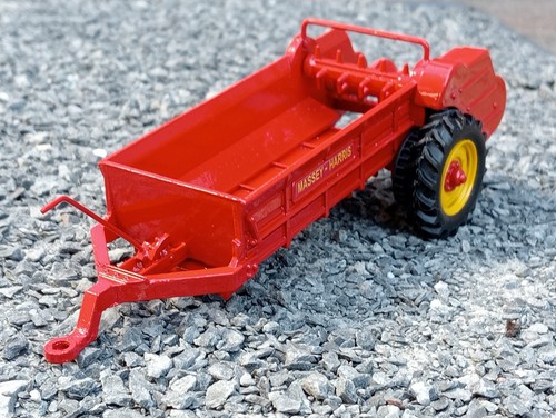 Britains farm toys - farm,