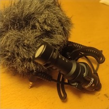 Rode VideoMicro Compact On-Camera Microphone with pro Shock Mount & wind shield.