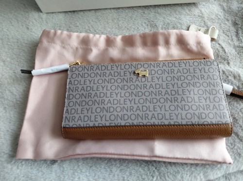 Radley london signature logo - london,