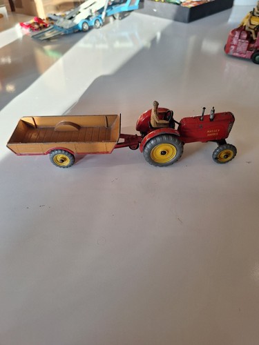 Dinky toys tractor 300 - dinky,