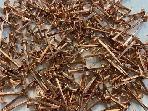Fine cut copper tacks nails - ,