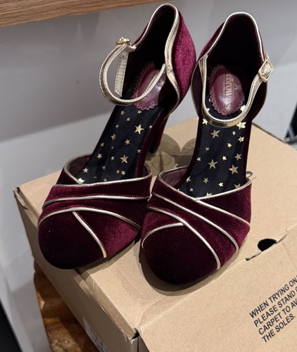 Joe browns bnib - browns, mary