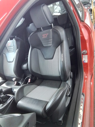 Front seat ford fiesta - front,