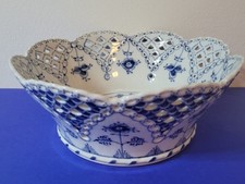 ROYAL COPENHAGEN MUSLIN PAINTED FULL LACE LARGE BASKET NUMBER 1061 1ST CHOICE