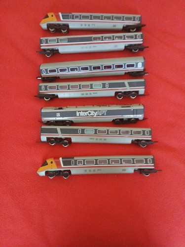 Hornby apt car set - 7,