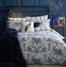 Laura Ashley Tuileries King Bedding Duvet  Set, Midnight. RRP £85