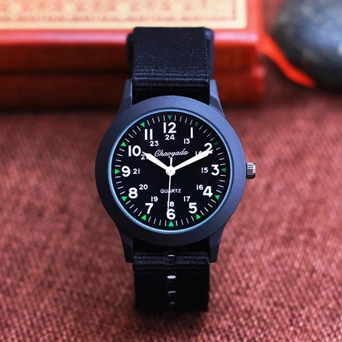 Analog quartz watch - quartz,