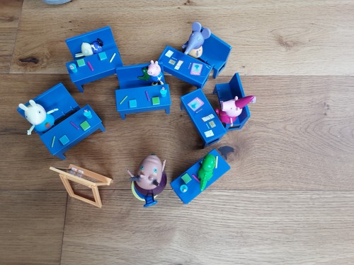Peppa pig school - pig, includes