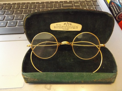 Antique victorian reading - antique,