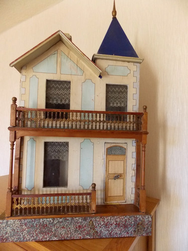 Antique dolls house large - house,
