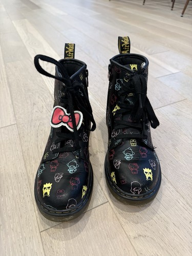 Hello kitty marten - dr, boots