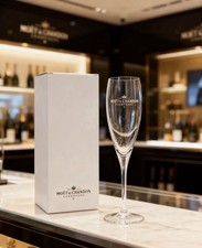 MOET CHANDON CHAMPAGNE