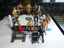 WWE FIGURES WITH WRESTLE-MANIA