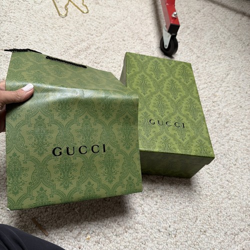 Gucci shoe box and shopping - gucci,