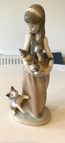 Lladro figure following - lladro,