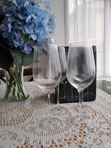 Next nova red wine - nova, glasses