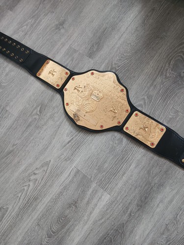 Official wwe big gold - official,