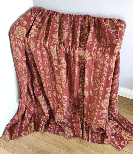 Vintage tapestry red hallway - red,