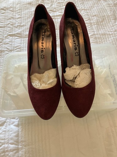 Beautiful maroon suede court - beautiful,