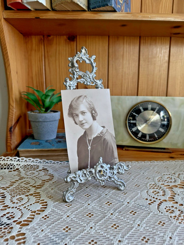Vintage brass easel - easel, picture