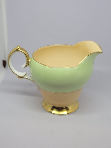 Vintage queen anne cream - vintage, /